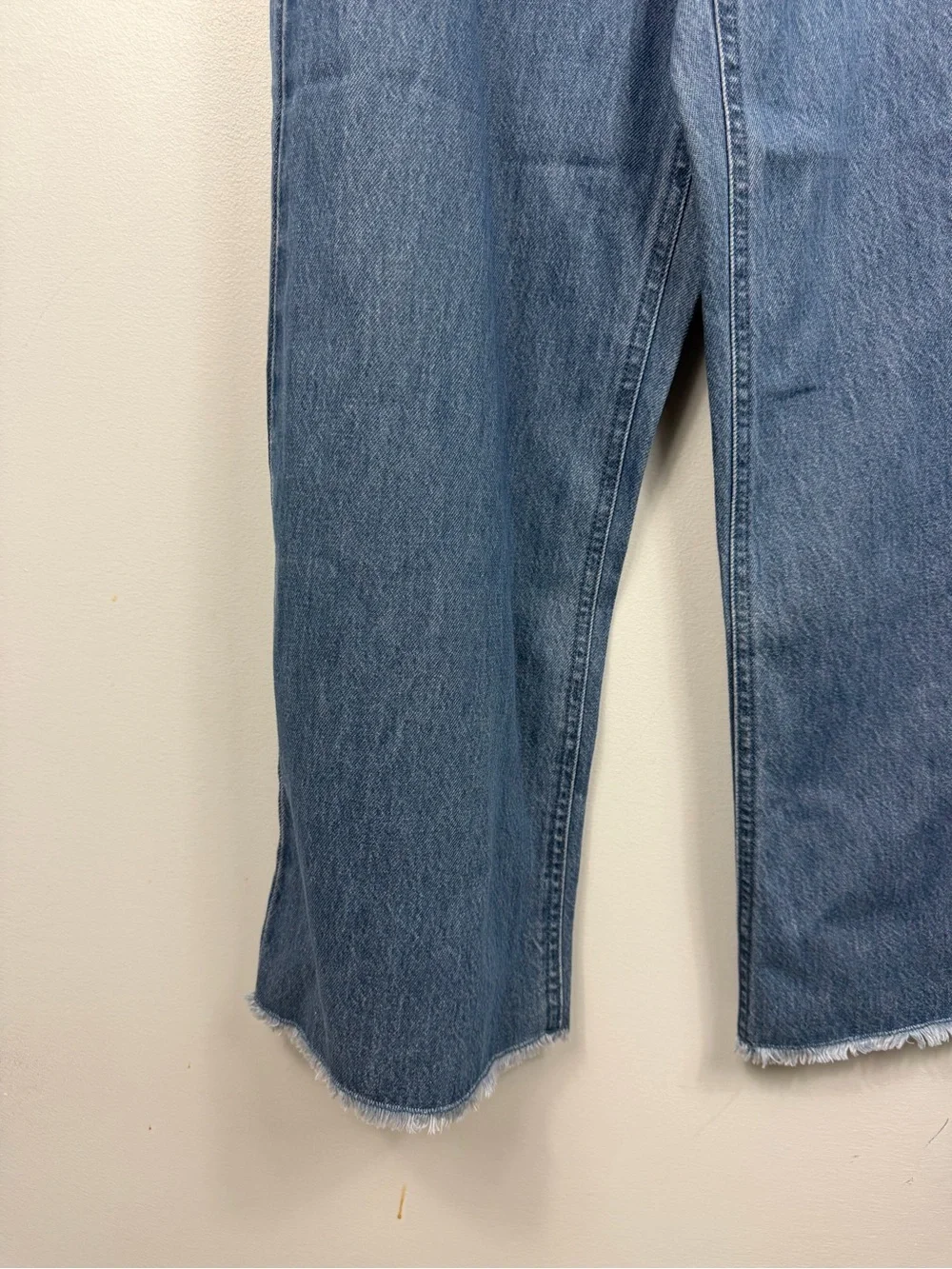 Venus Womens High Rise Wide Leg Jeans Size 10 Medium Wash Raw Fringed Hem Crop